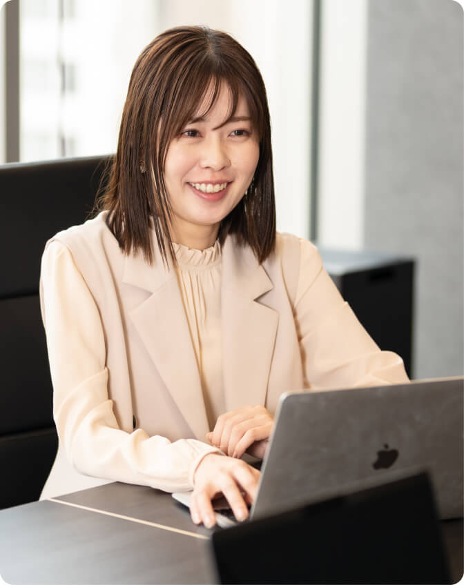 働く社員の写真１